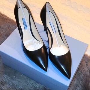 Prada pointed toe pump